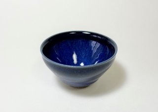 黒い模様の青い内側の陶器酒器片口京都 黒い模様の青い内側の陶器酒器